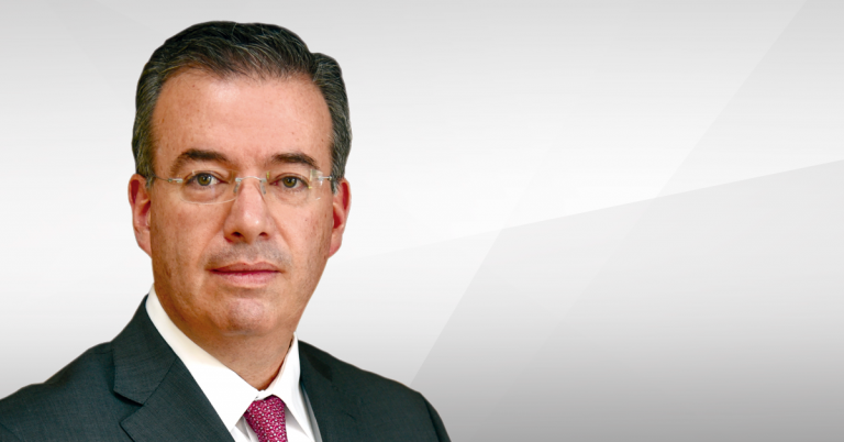 Un líder con visión social, ambiental y económica: Alejandro Díaz de León, Gobernador del Banco de México