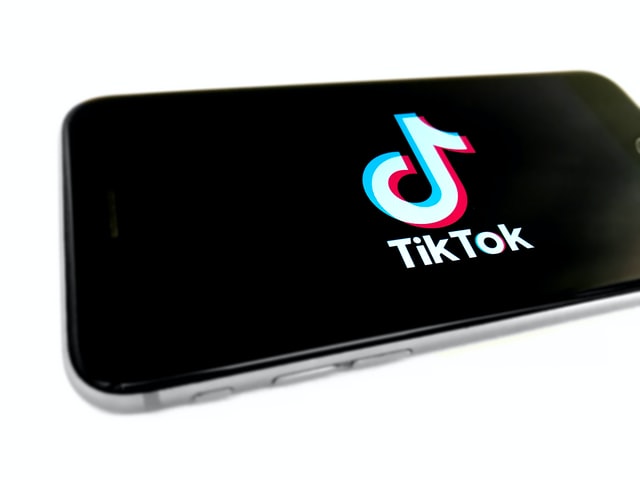 El algoritmo de TikTok ¿promueve la radicalización y el odio?