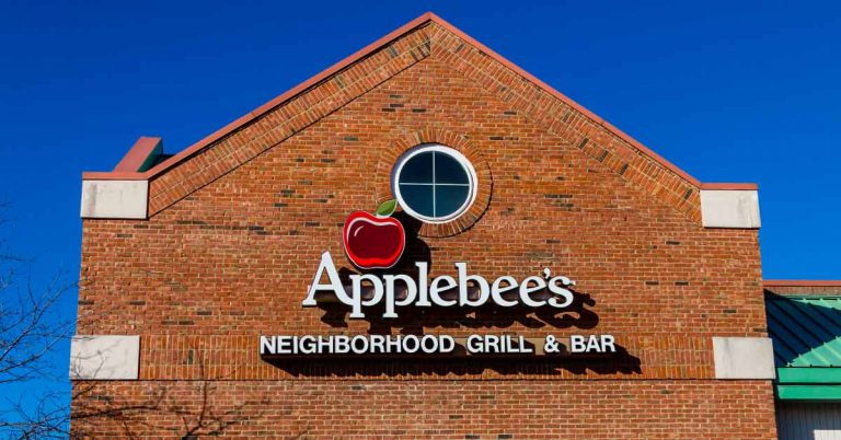 Comercial de Applebee’s causa polémica en medio de Guerra