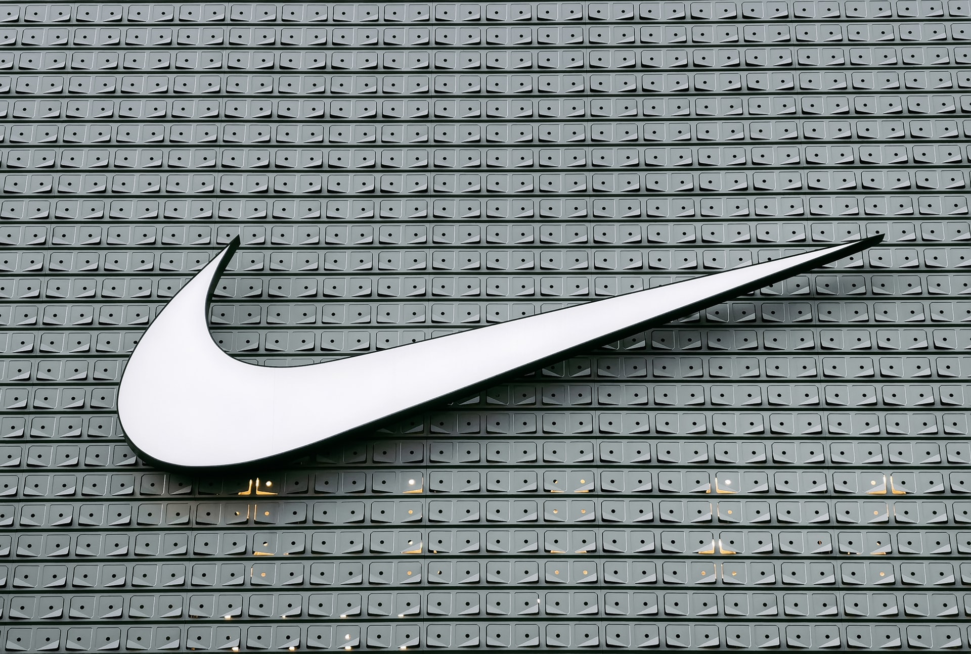 Ejecutivo de Nike se disculpa por accidente que cobró la vida de un joven hace más de 50 años