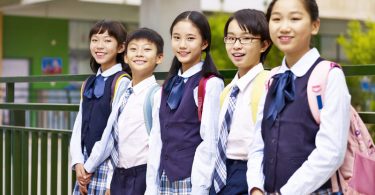 Escuelas de Tokio eliminan regulaciones sobre el color de ropa interior, y otras...