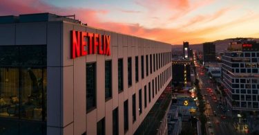 Netflix y H&M pausan operaciones en Rusia