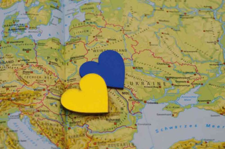 Cómo ayudar a Ucrania de forma responsable: ¿Qué sí y qué no?