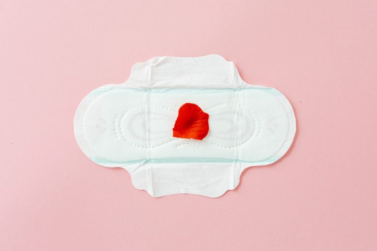 ¿Discriminación por menstruación? Sí… y puede ser una causa para la RSE