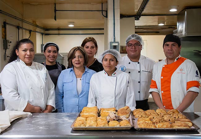 SEDAC se encarga de la comercialización de pan para ayudar a su programa educativo.