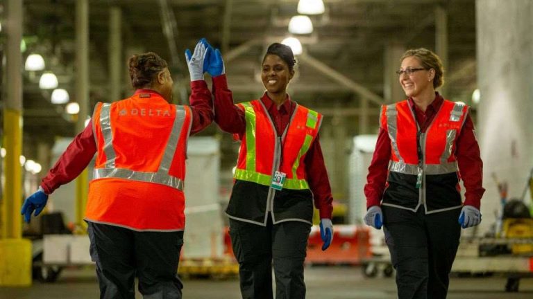 Forbes reconoce a Delta como Mejor Empleador de Mujeres para 2022