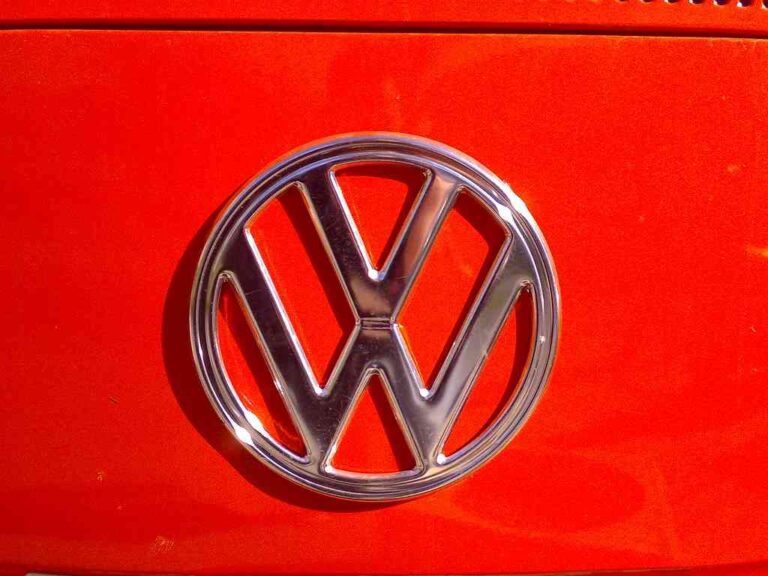 Vehículos eléctricos de Volkswagen reciben inversión de 120 mil millones de euros 