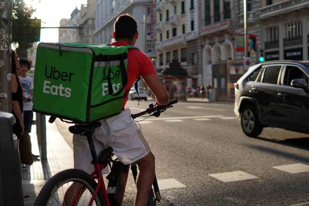 Eliminan plásticos de Uber Eats