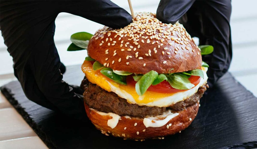 Principe William y Earthshot Prize despachan hamburguesas sostenibles