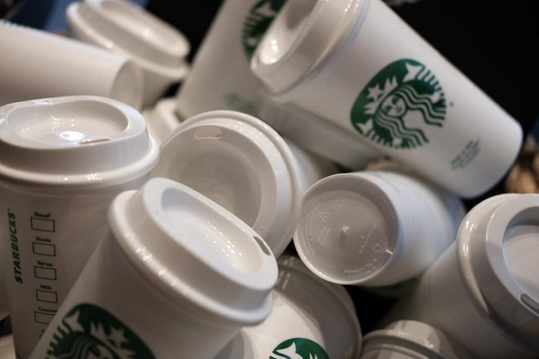 Starbucks miente a sus clientes