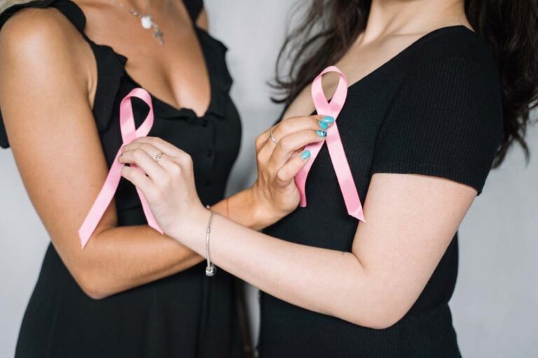 Acciones comprometidas con la lucha contra el cáncer de mama