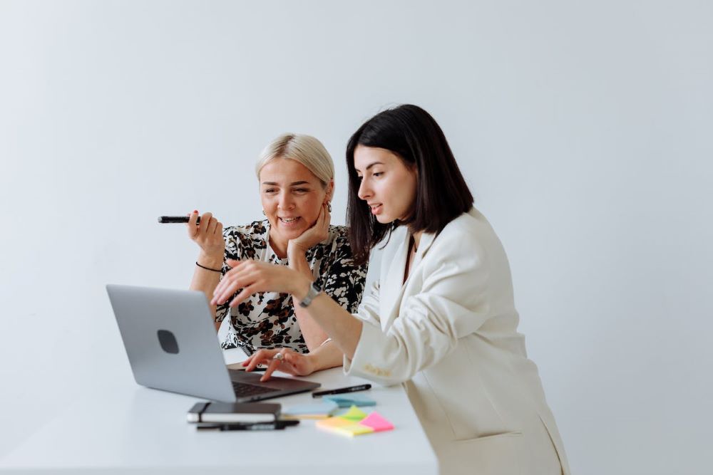 mujeres siguen subrepresentadas a nivel directivo