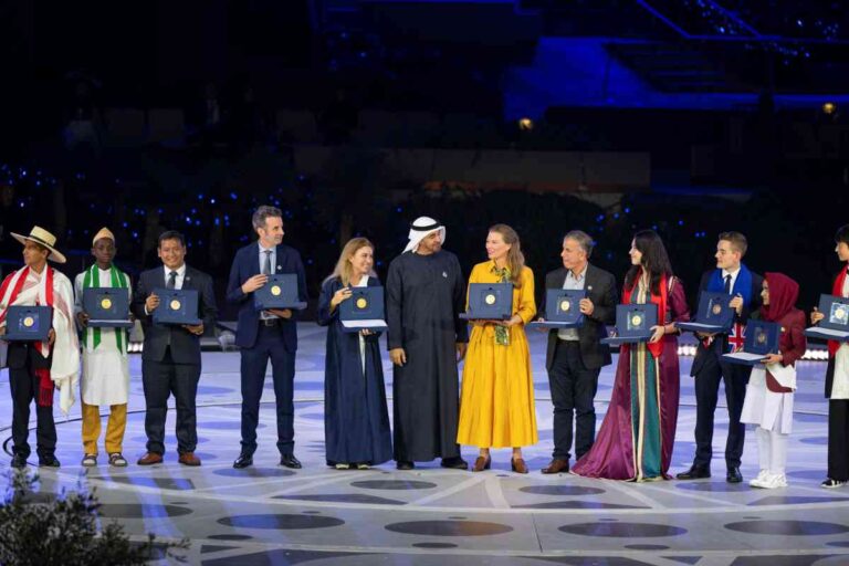 11 ganadores galardonados en la ceremonia de entrega del Premio Zayed a la Sostenibilidad