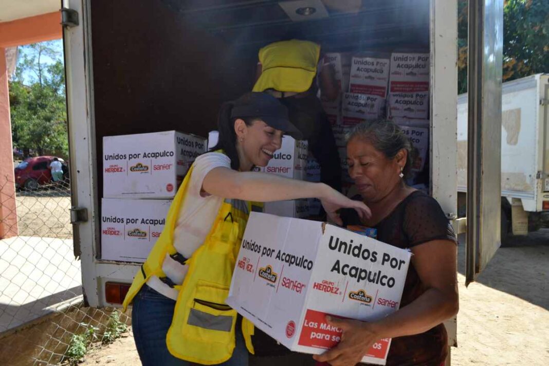 ayuda humanitaria a afectados por Otis