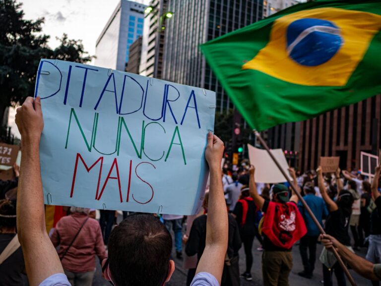 Brasil vs Elon Musk; ¿de qué se acusa al magnate?