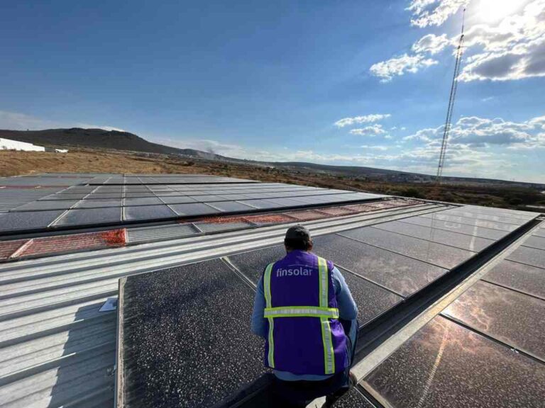 Surge un nuevo modelo de financiamiento de energía solar para empresas, ante el límite de la regulación en techos propios