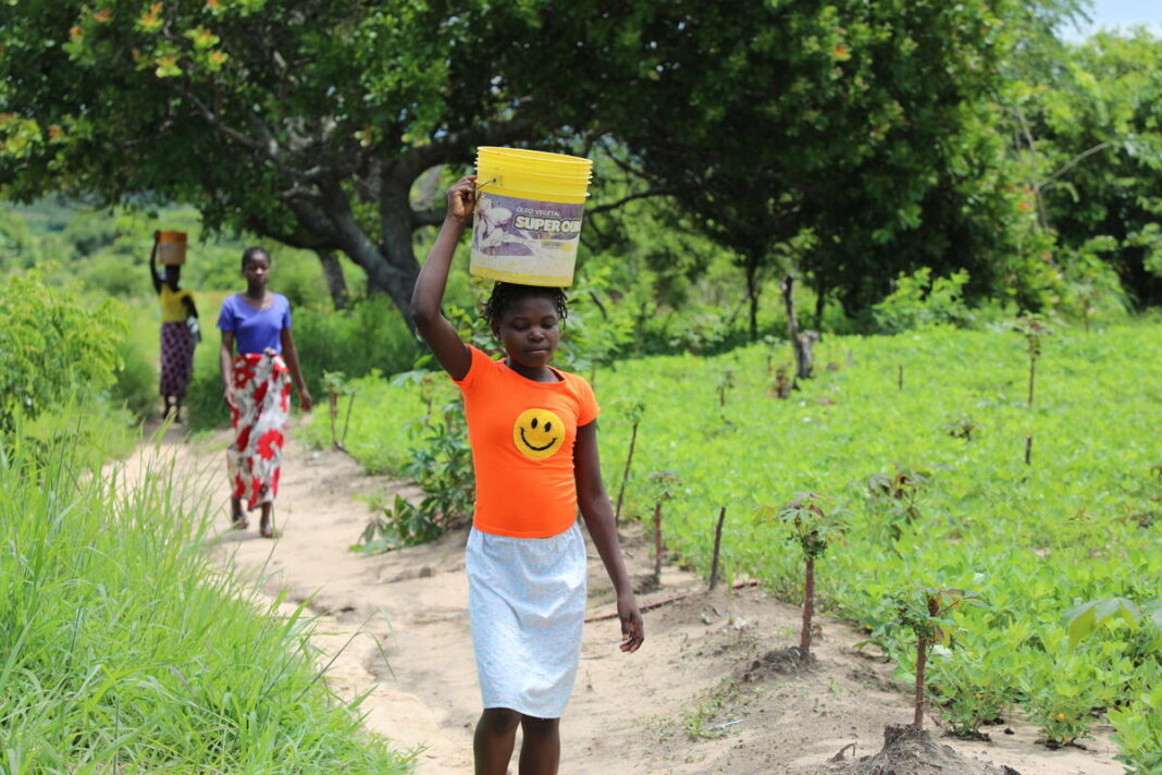 mujeres en crisis hídrica