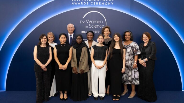 La Fundación L’Oréal y la UNESCO rinden homenaje a cinco destacadas científicas y anuncian la expansión internacional del programa “Por las Niñas en la Ciencia”