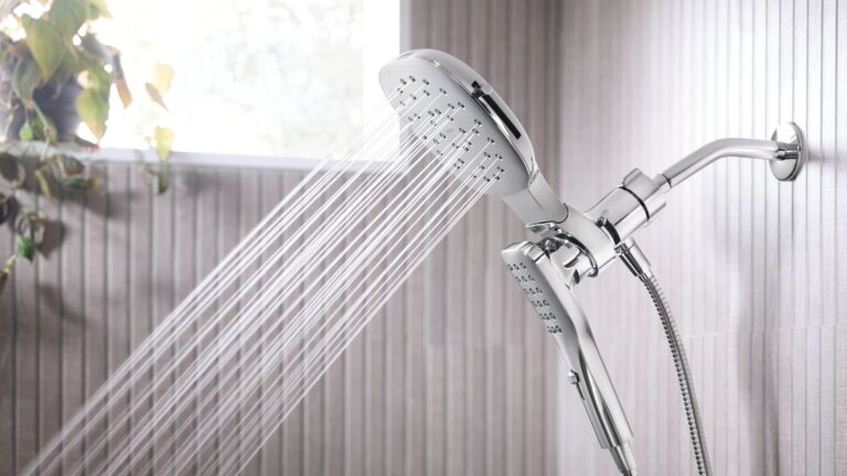 Moen Verso, la regadera que usa plástico rescatado del océano 