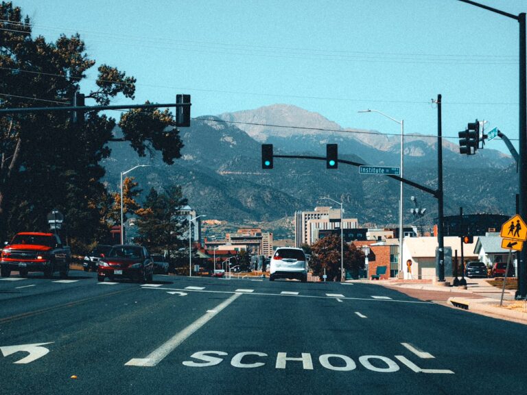 Aleatica Chile y Automóvil Club firman convenio para implementar estándar internacional de seguridad vial en escuelas