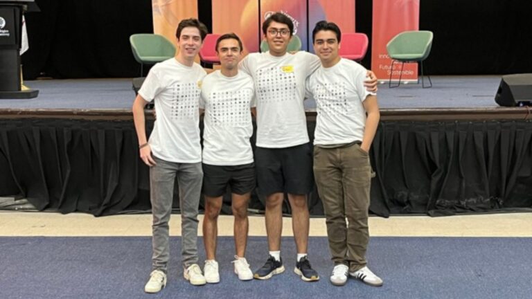 Jóvenes mexicanos desarrollan prototipo que cosecha 30 litros de agua diarios con humedad del aire