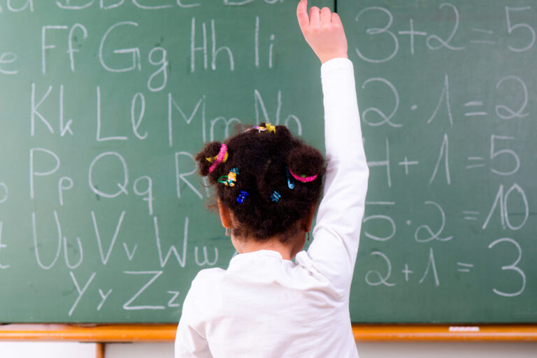 8 formas de reducir la deserción escolar desde la RSE