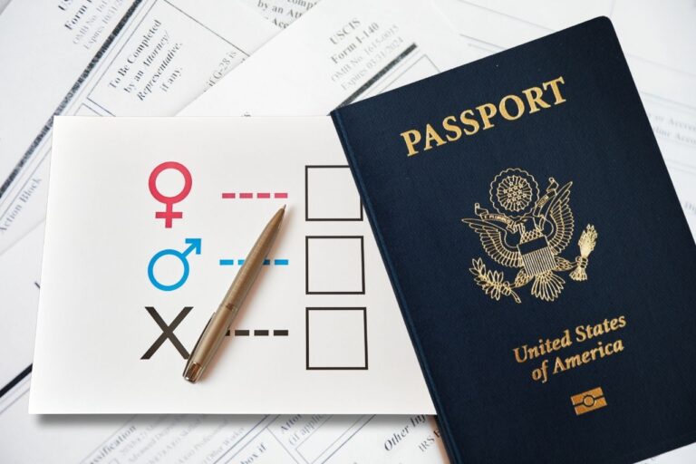 EE.UU. podría negar entrada a viajeros con pasaporte de género “X”