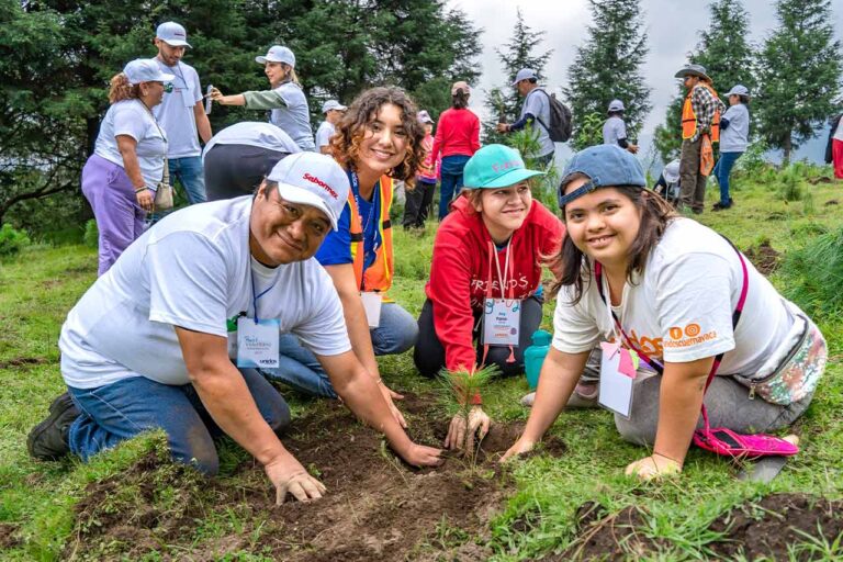 Brillando con propósito: cómo Café Oro fortalece comunidades y lazos con la tierra