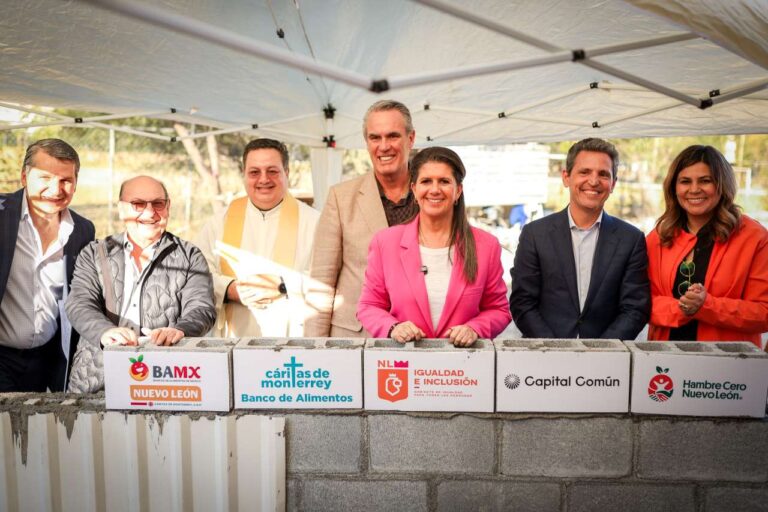 Colocan primera piedra de nuevo almacén de Banco de Alimentos