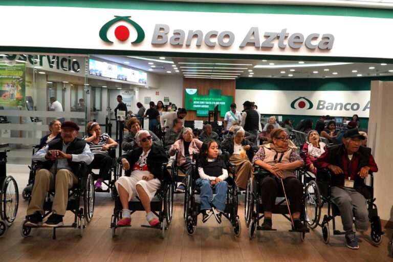 Banco Azteca fortalece la movilidad de personas con discapacidad con la entrega de 200 sillas de ruedas en 2025