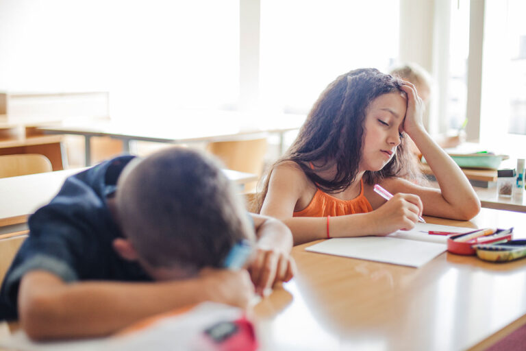 ¿Bajo rendimiento escolar? Calor extremo afecta desarrollo cognitivo de la niñez