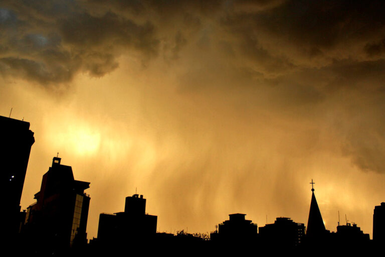 ¿Funciona la siembra de nubes contra la contaminación del aire?