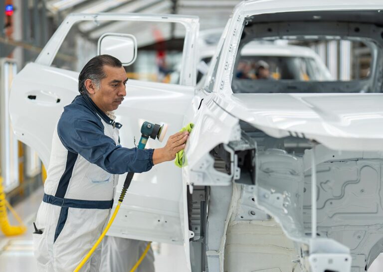 Volkswagen de México acelera la descarbonización con energía renovable y proceso 100 por ciento eléctrico de Pintura