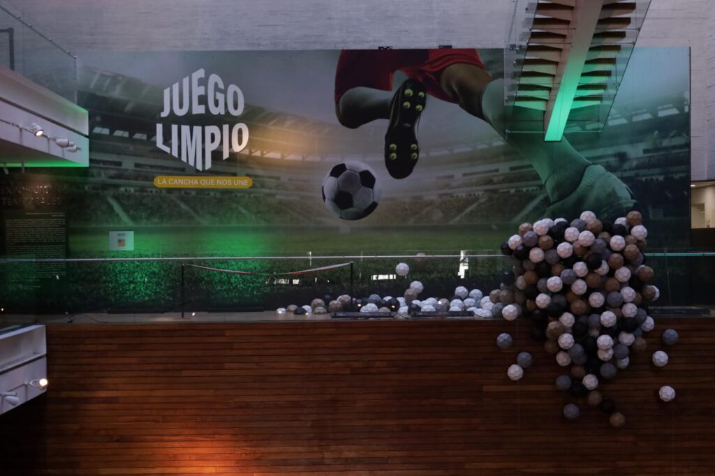 Volaris trata de menores