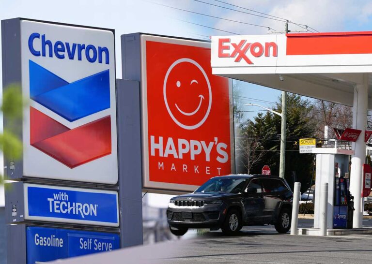 ExxonMobil, Chevron y más de 100 petroleras lucran con la Guerra: registran ganancias extraordinarias