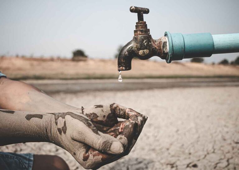 ¿Por qué las sequías están impulsando el regreso de los combustibles fósiles?