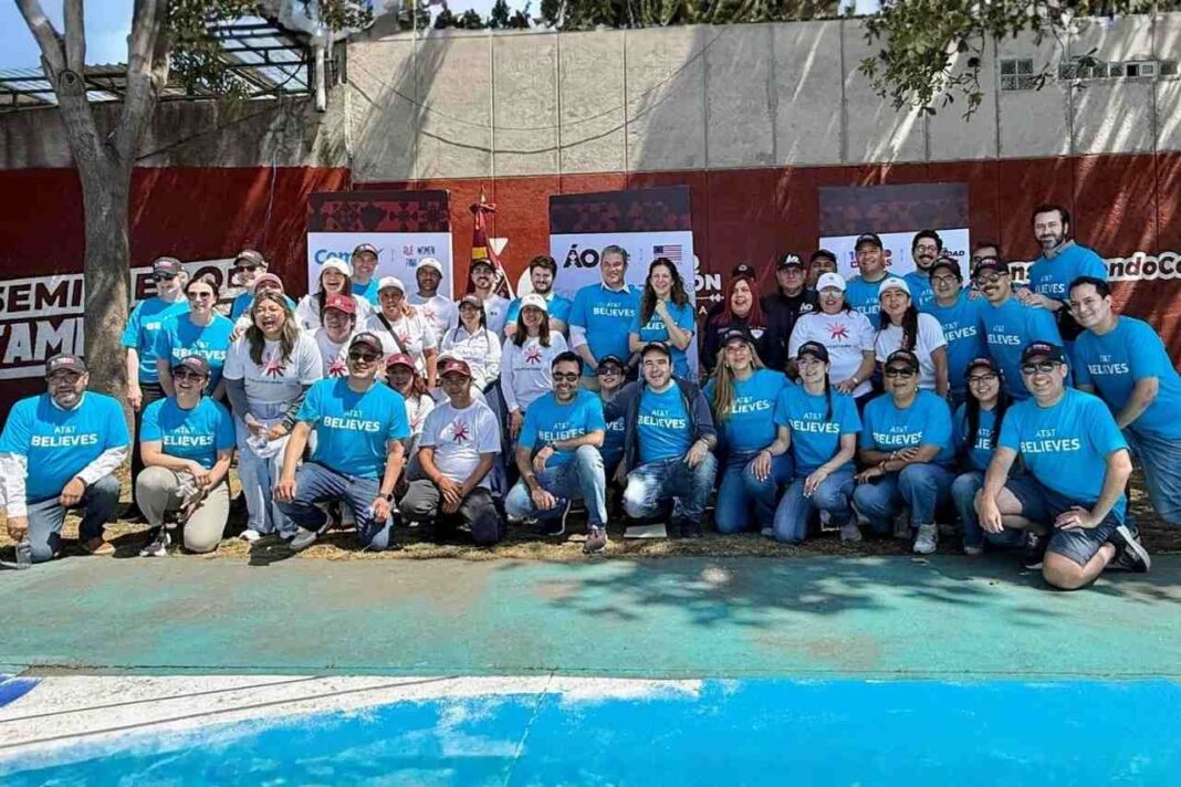 AT&T México, Comex y Blue Women Pink Men