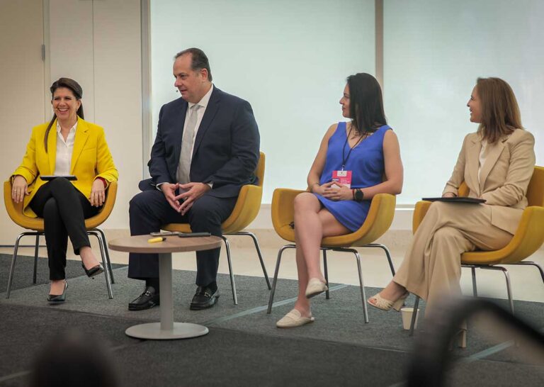 Modera Martha Herrera panel sobre cadenas de valor y la guía de mujeres en la nueva agenda ESG