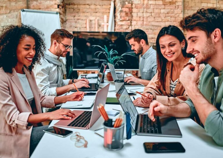 Felicidad laboral: el factor que impulsa productividad y retención de talento