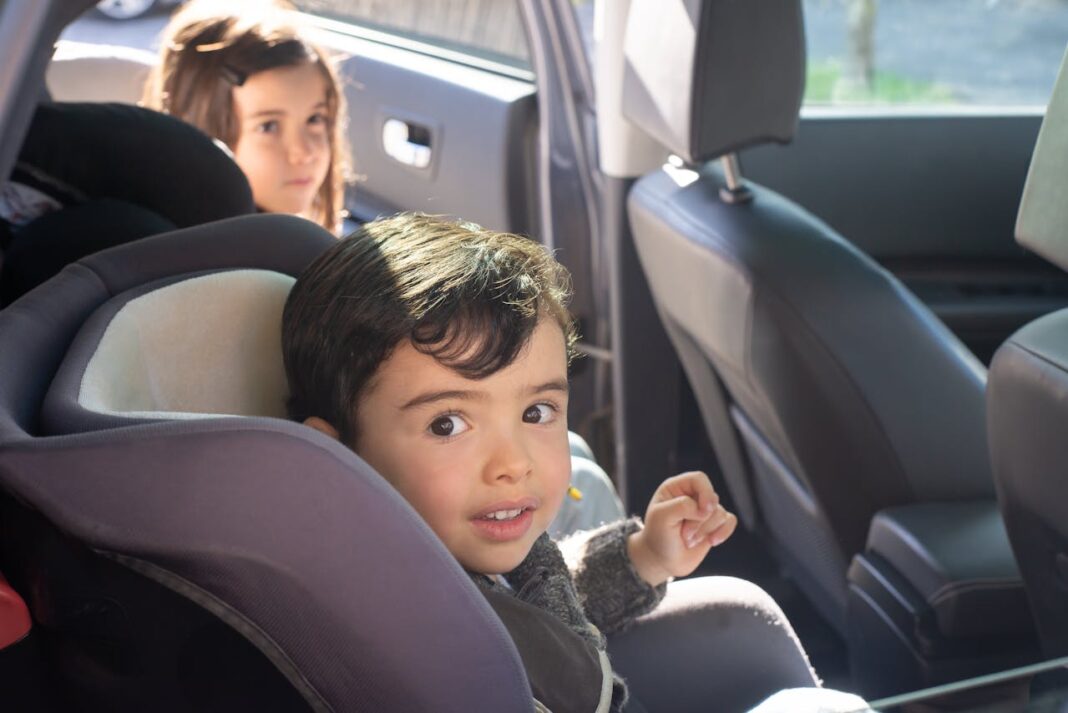 niños viajan sin protección