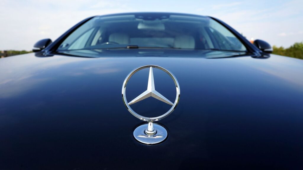  trabajadores de Mercedes-Benz