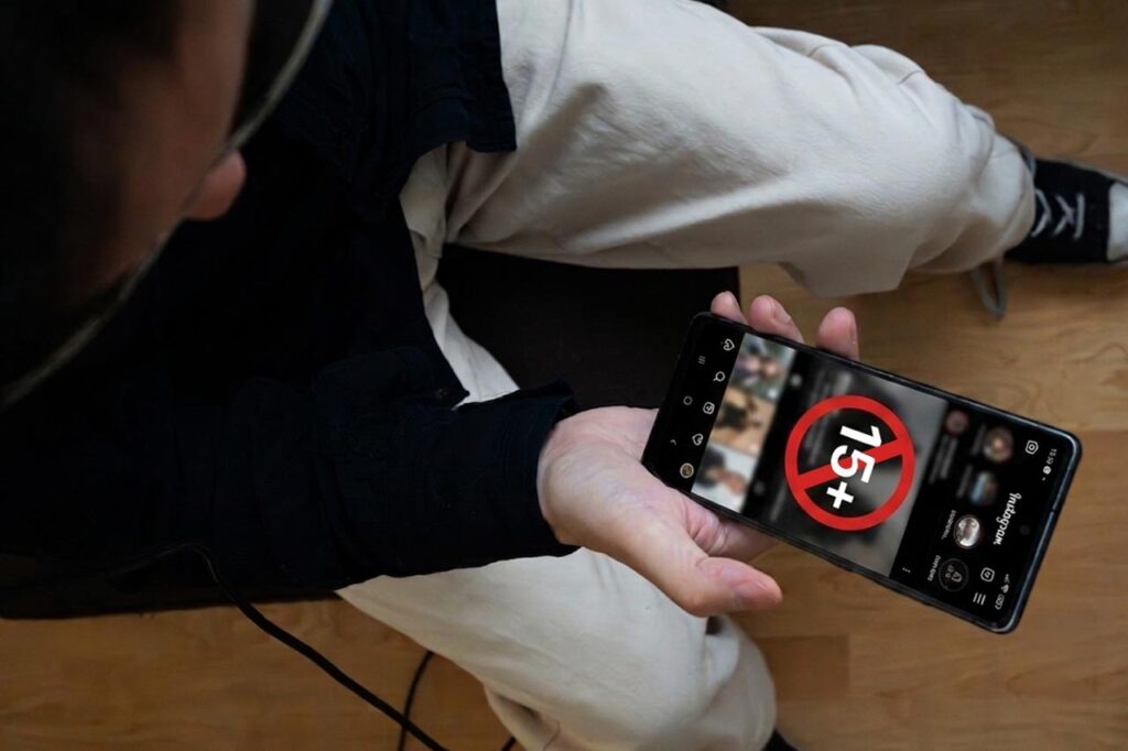 prohíben redes sociales a menores